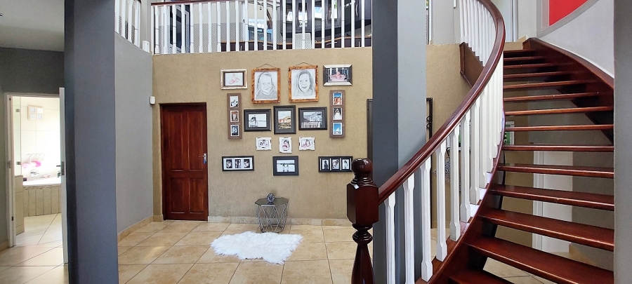 5 Bedroom Property for Sale in Myburgh Park Western Cape